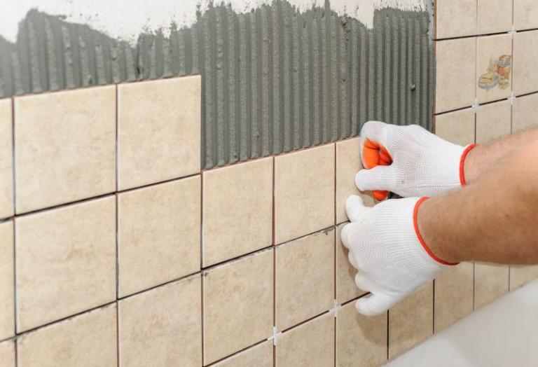 Pose de carrelage, quelles techniques choisir selon vos espaces ?